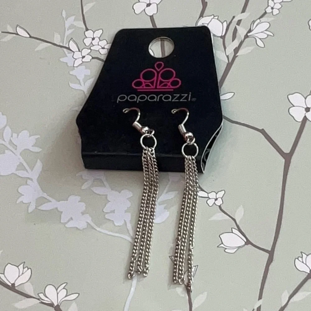 ❄️ Paparazzi | Silver Dazzling Drop Earrings Boho Industrial